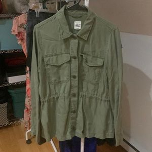 Gap shirt/button up. Like new. Size M. Army green. Draw strings inside.